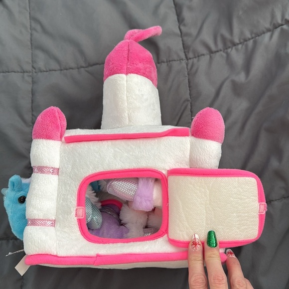 Unipak Plush Unicorn Castle with Five (5) Stuffed Animal Unicorns. Like new! - Picture 2 of 7
